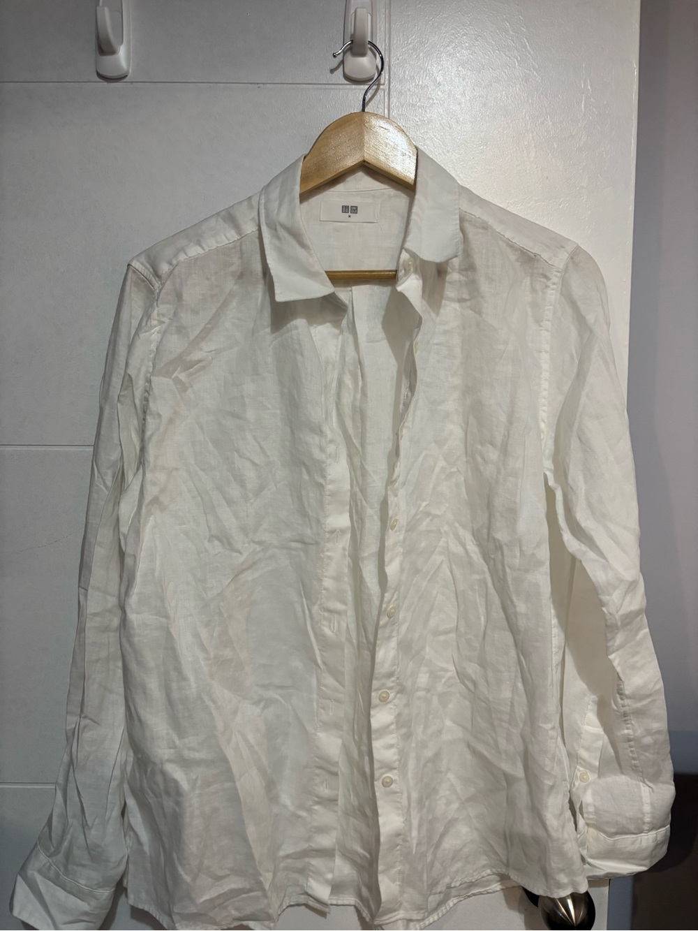 Uniqlo White Women's Long-Sleeve Button Shirt - Picture 2 of 4